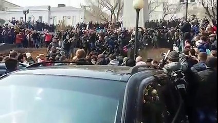 Télécharger la video: Дальний Восток охватили митинги протеста против коррупции