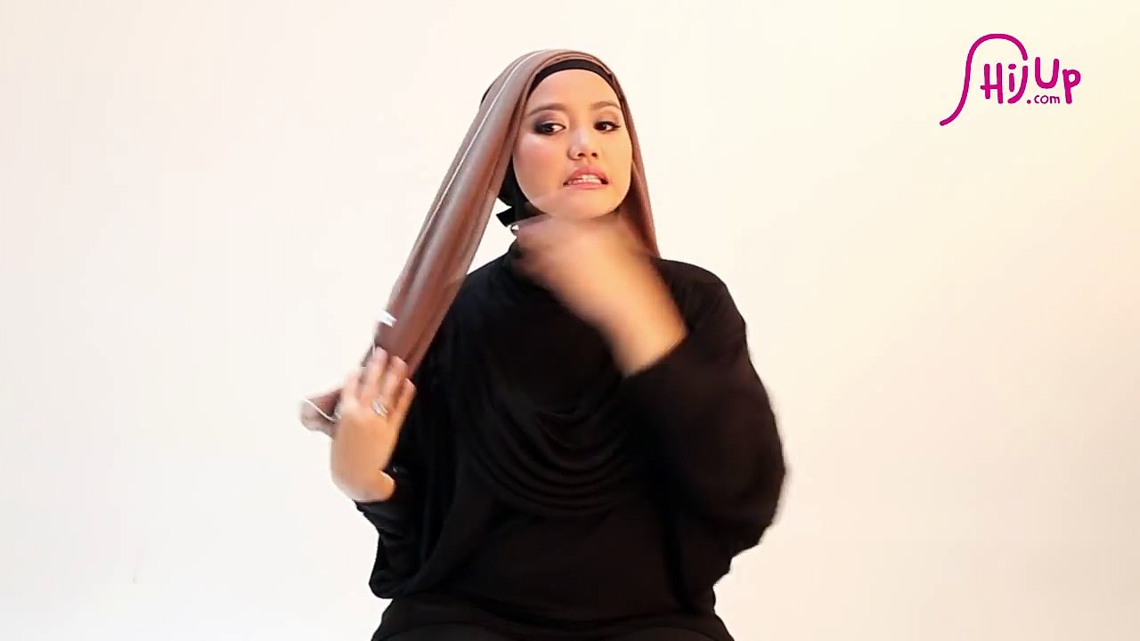 Tutorial Hijab Fashion Style 34