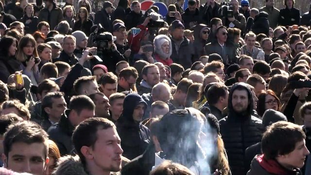 Des milliers de Russes manifestent contre la corruption