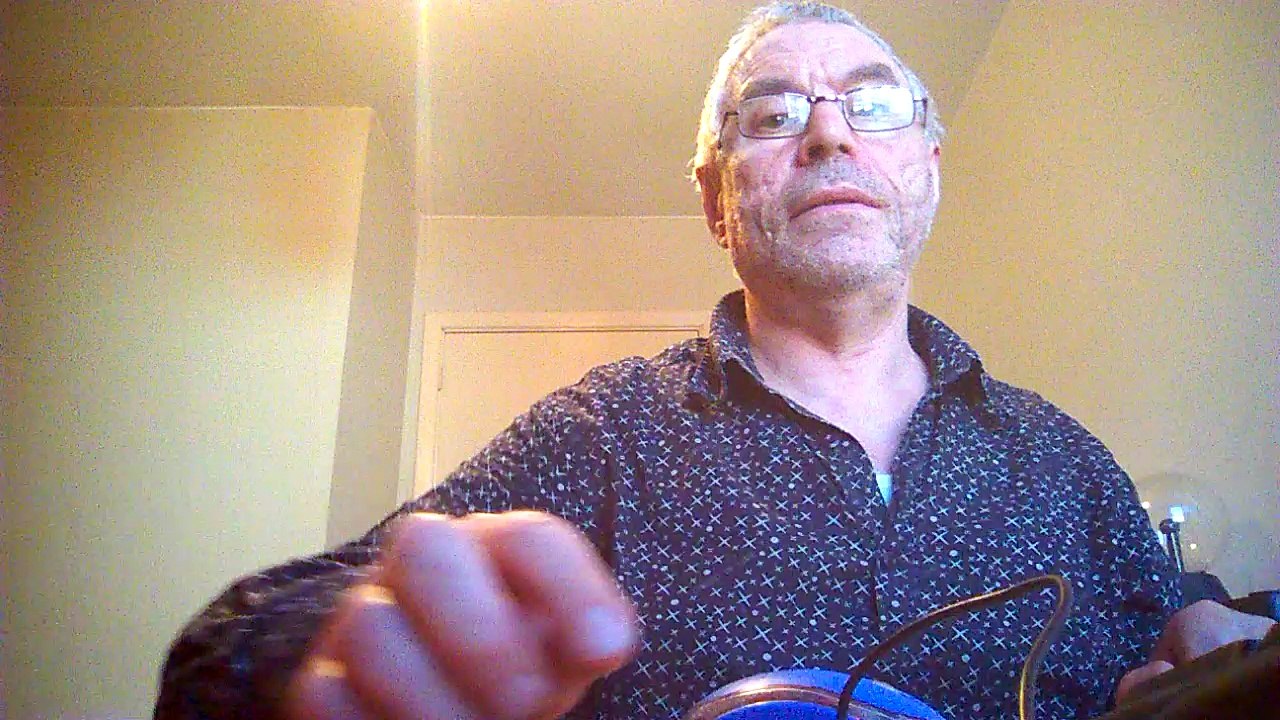 Липкин Генa Lipkin Genna исполняет караоке «Разговор со счастьем