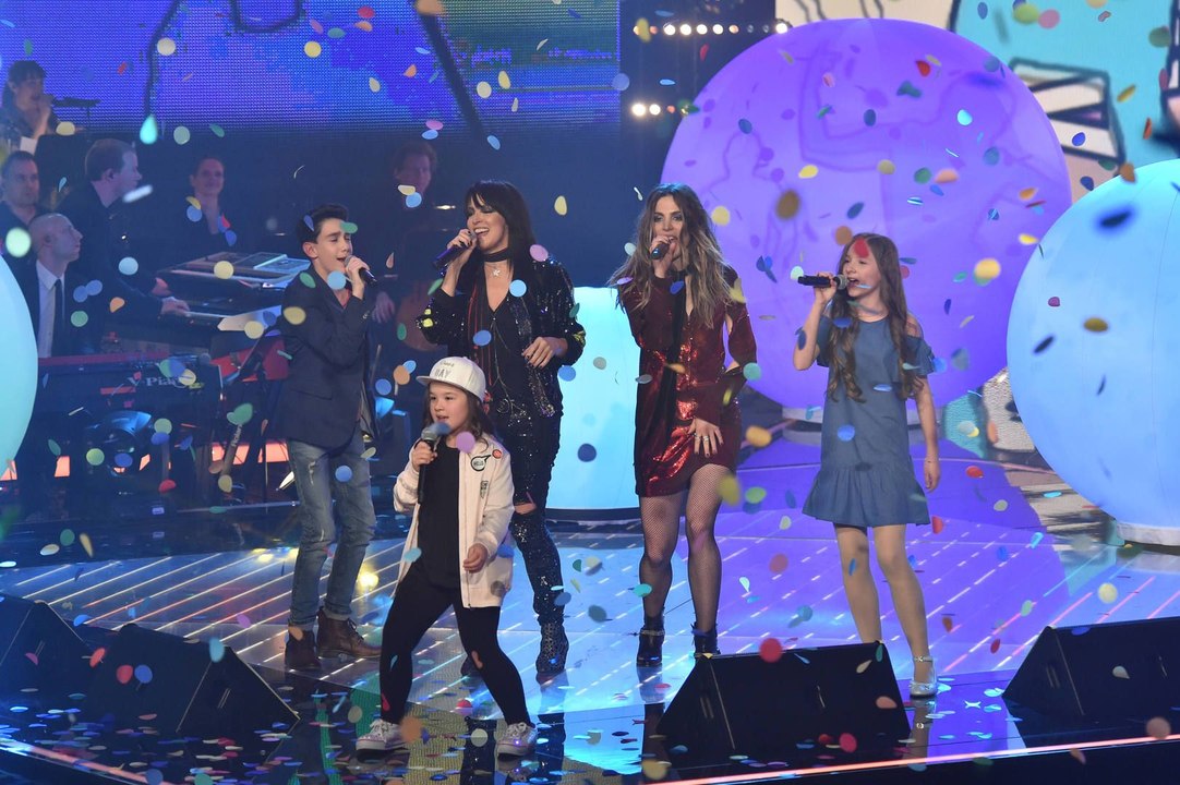 Team larena: can't stop the feeling