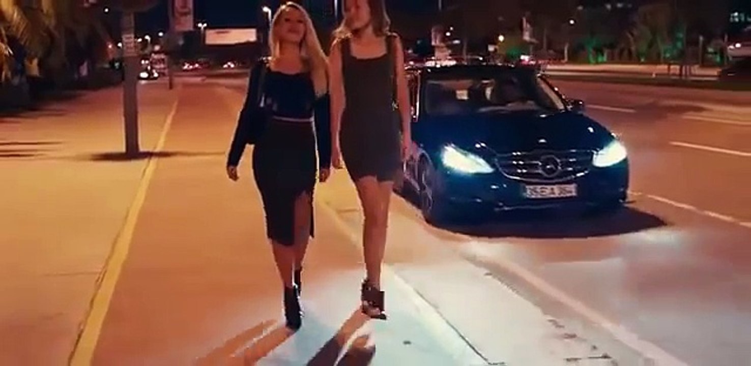 Sarı Titrettin Beni Titrettin.kısa fragman izle gülmekten kırıl