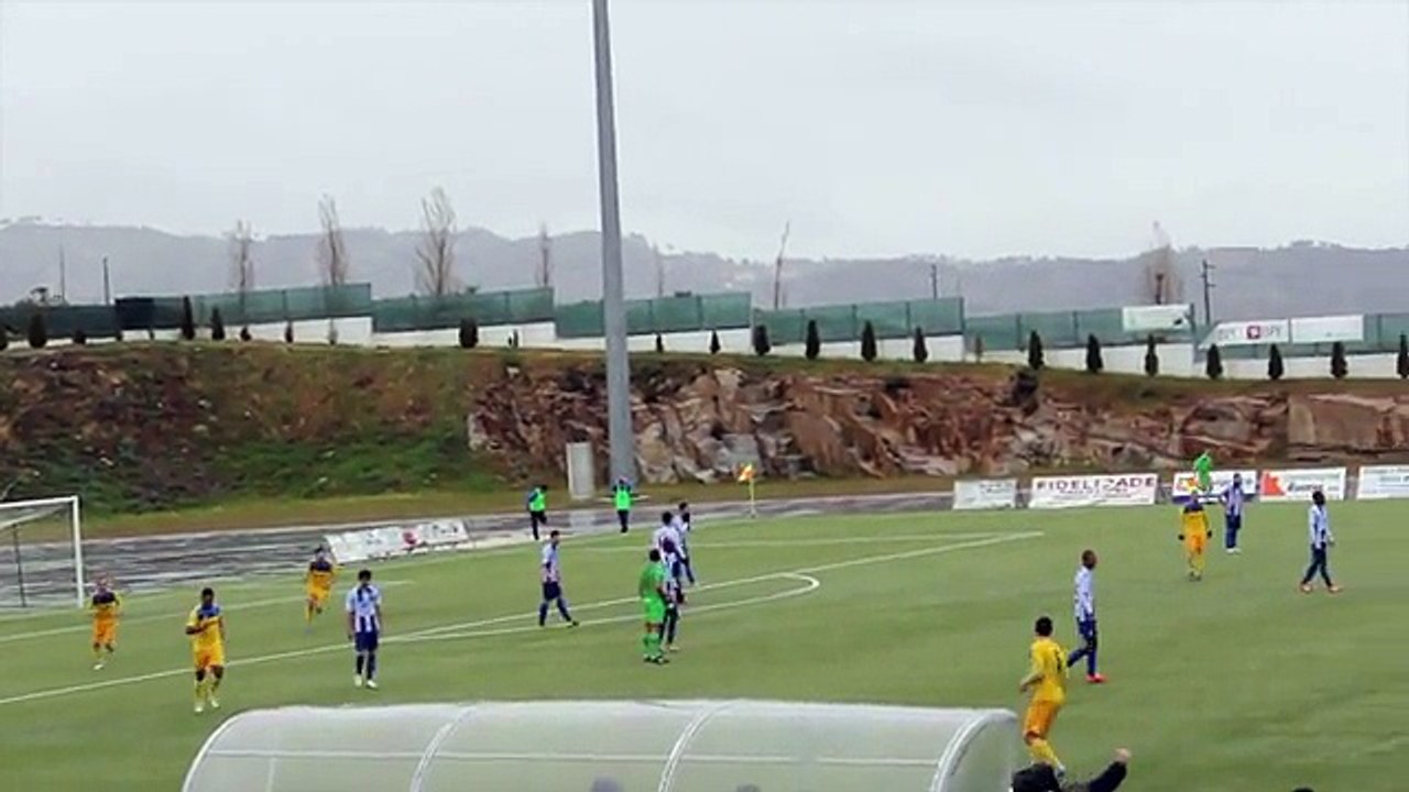 Jogador do Mortágua marca golo do outro Mundo!