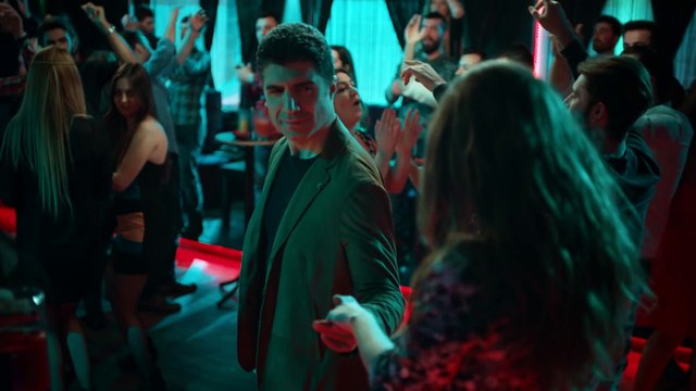 Nesrin Sipahi - Gözleri Aşka Gülen (İstanbullu Gelin Dizi Müziği)