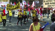 Chilenos marchan contra sistema de pensiones, legado de Pinochet