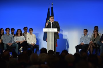 Quand Fillon réitère son allusion à Pierre Bérégovoy