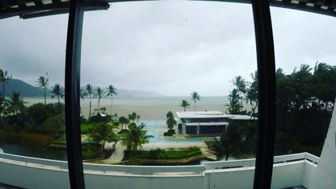 Timelapse Captures Storm Rolling Towards Hayman Island
