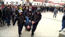 Russian police detain hundreds at anti-corruption demonstrations