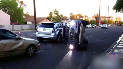 Uber suspends driverless cars after crash
