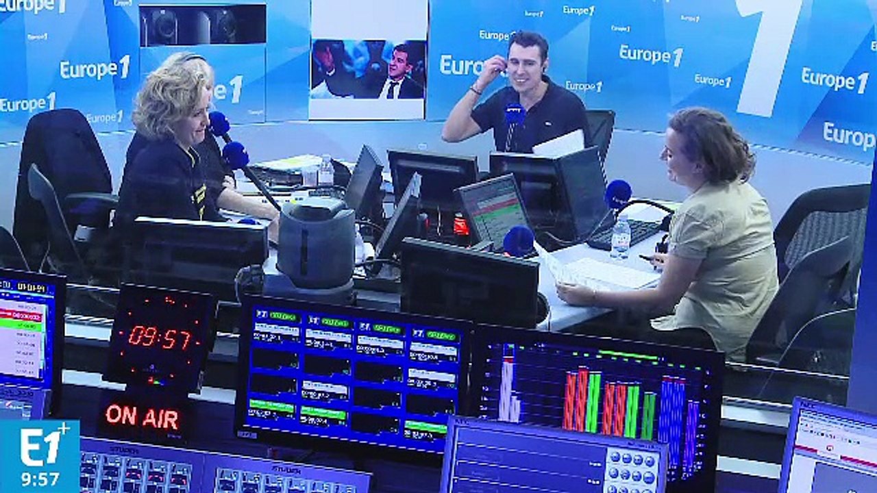 Caroline Roux, la journaliste entre Arlette Chabot et Christina Cordula