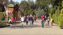 Türkiye'nin En Büyük Hayvanat Bahçesi Ziyaretçi Akınına Uğradı