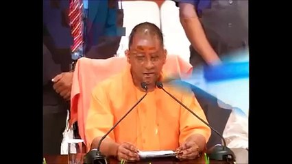 Twinkle Khana Insults CM Yogi Adityanath - Video