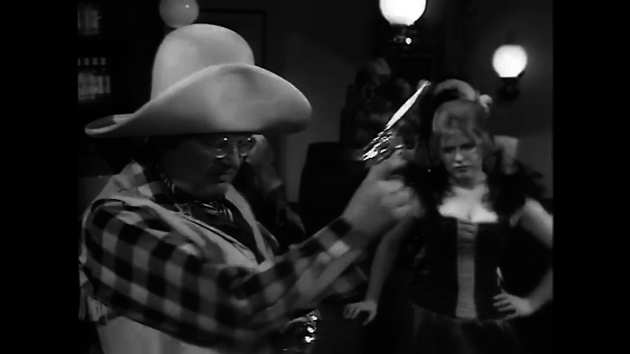 Benny Hill - Daydreaming In The Woods Closing Chase (1971)