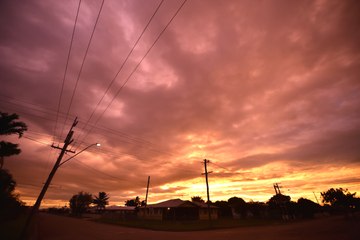 Le cyclone Debbie s'approche des terres en Australie