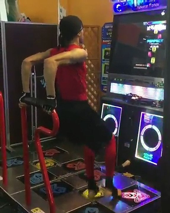 Ce Japonais est le roi du jeu Dance Dance Revolution
