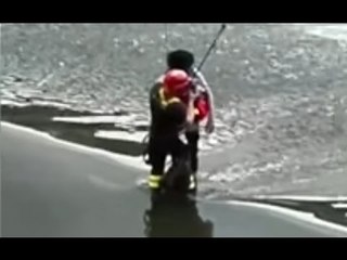 Firenze - Soccorsa giovane turista sulla pescaia di Santa Rosa (25.03.17)