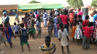 Fête à l'école primaire Tikonti au Burkina Faso