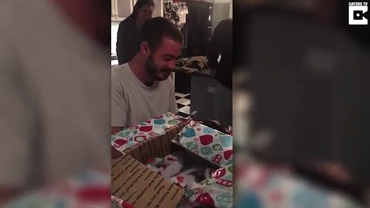 Ex-militar com depressão recebe cãozinho para o ajudar a recuperar!