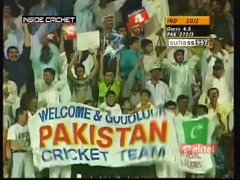 WAQAR YOUNIS 5 FOR 31 STUNS INDIA AT SHARJAH - 1999 COCA COLA CUP