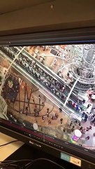 Un escalator fou change de sens et prend de la vitesse