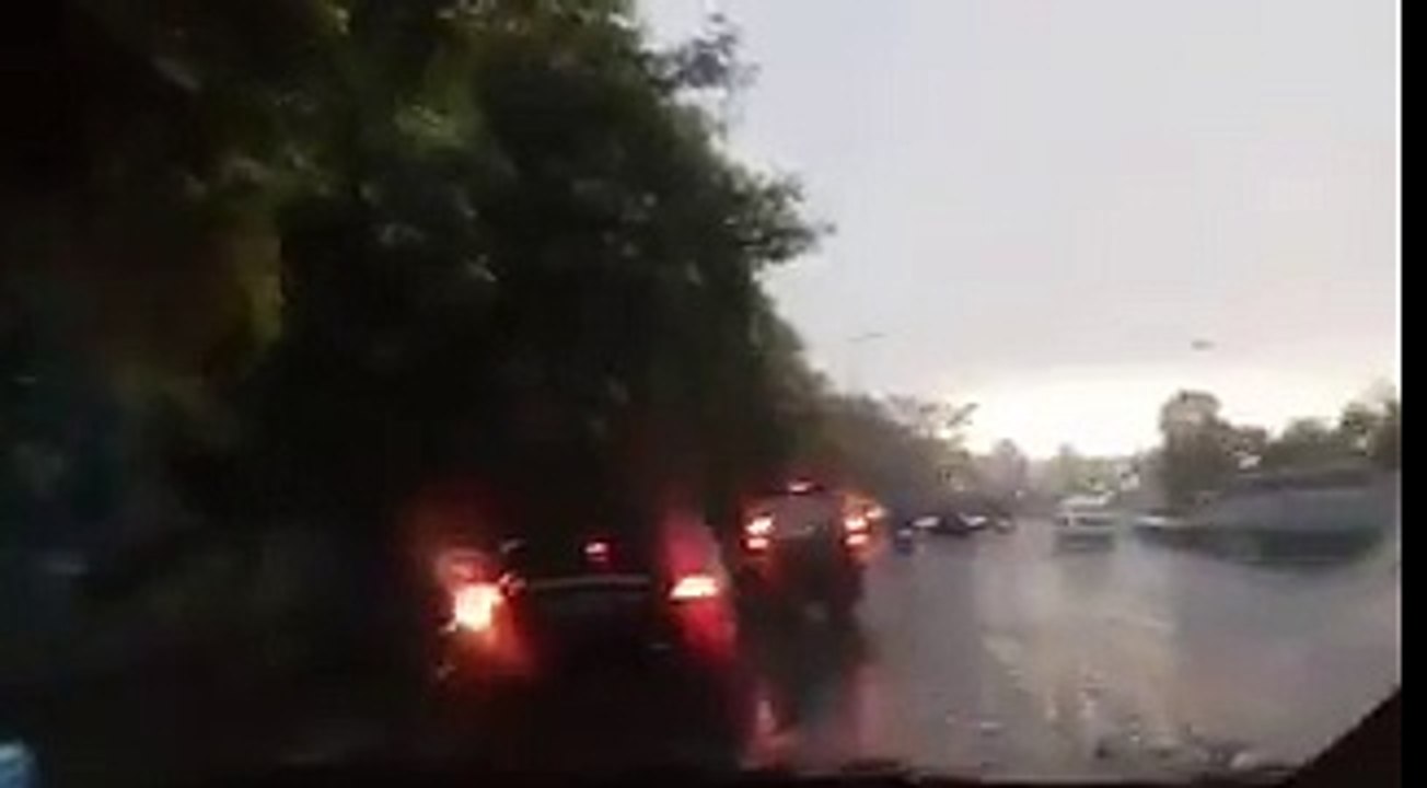Hujan es Melanda Pasar Rebo Jakarta Timur Hari Ini 28/3/2017