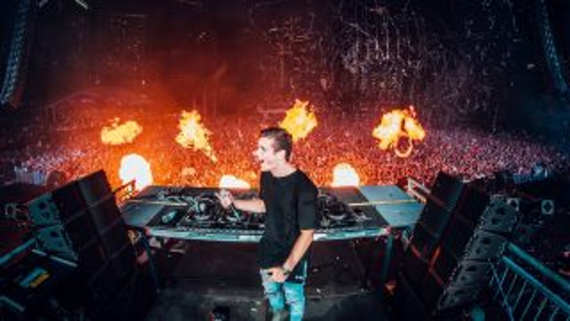 Martin Garrix Live At Ultra Music Festival 17 Full Set Part 2 2 Video Dailymotion