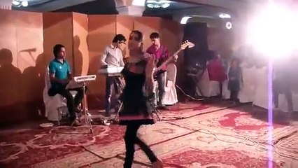 New Afghan 18 Year Old Girl Dance in Wedding | Must Dance