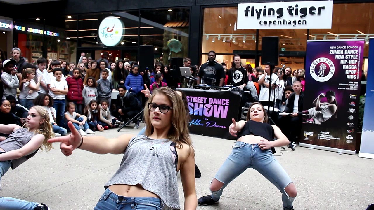 Holla @ me  - Street Dance Show XVI Hidden Power au Docks