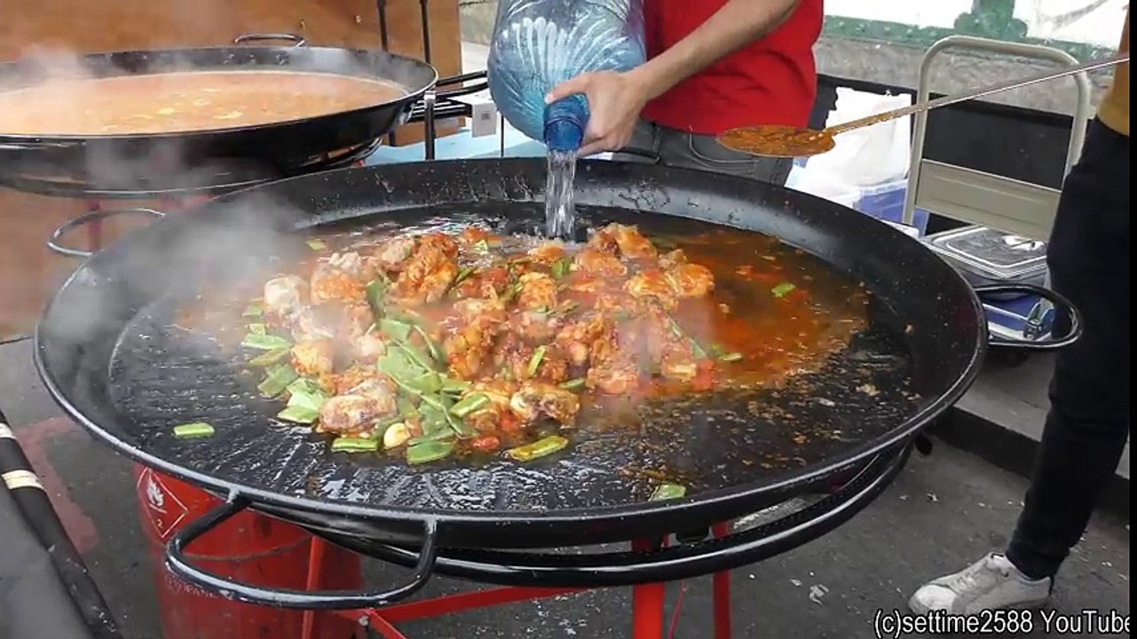 Cooking Two Giant Spanish Paellas. Seafood and Chicken. Street Food of Brick Lane, London