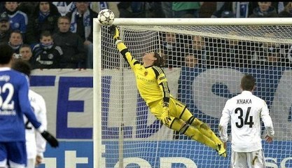 Crazy Goalkeeper Saves 2017 ● HD