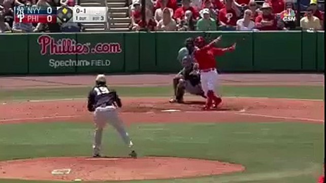 Shkuan për të ndjekur ndeshjen e bejsbollit, por kjo bionde ua hupi koncentrimin