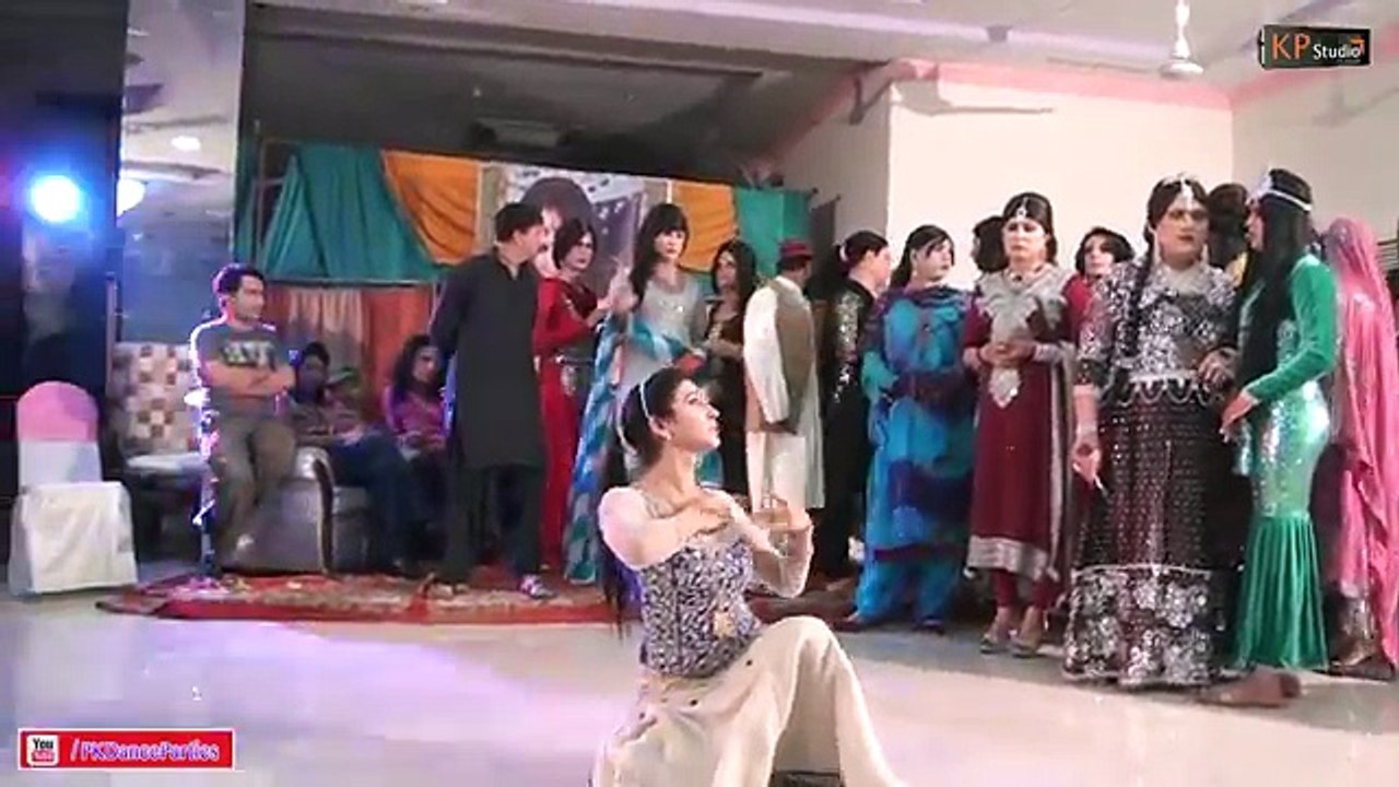 WEDDING PARTY MUJRA - PAKISTANI 2017