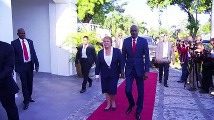 Bachelet visita Haití en preparación para retirar tropas chilena