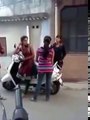 Funny Whatsapp Video of Indian College Girls Fighting on Road