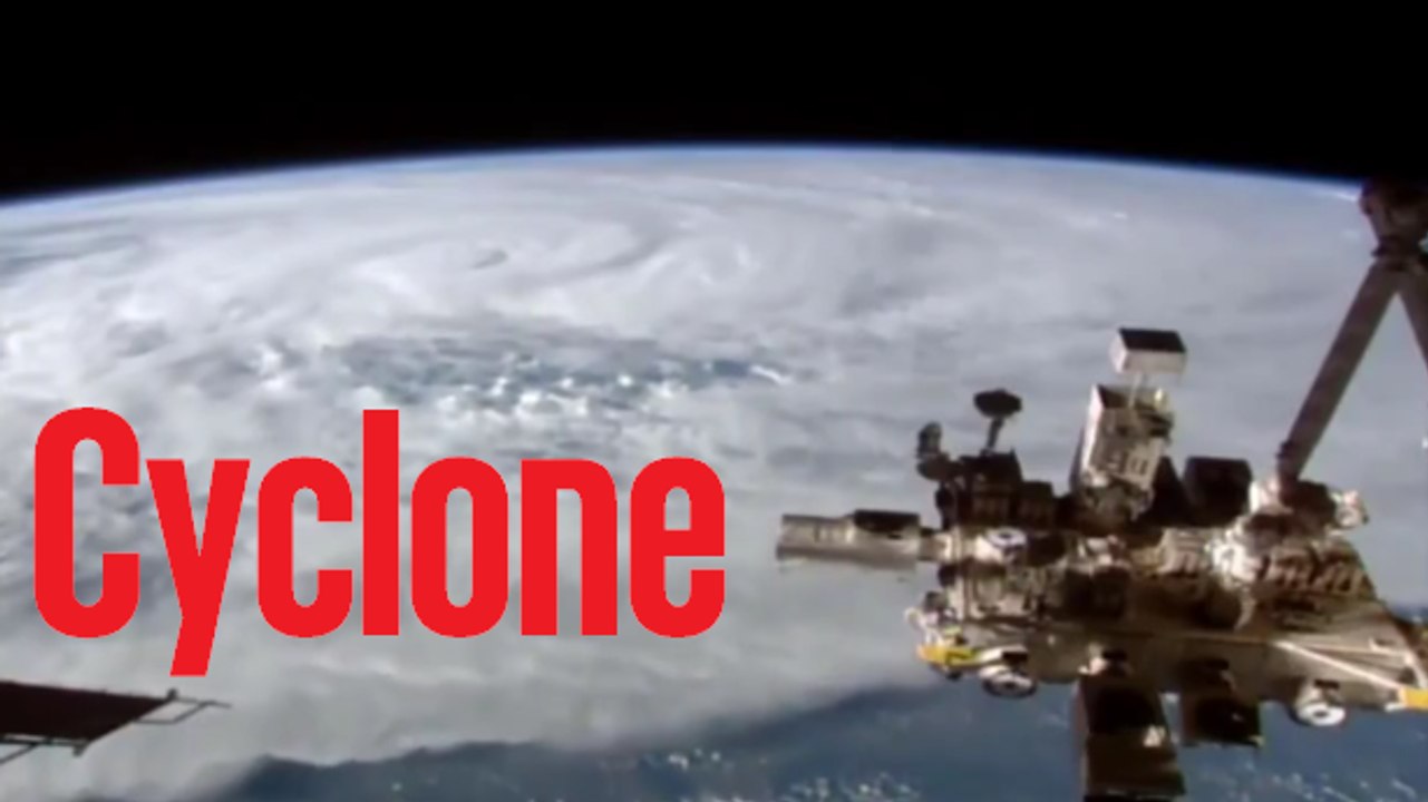 Cyclone: des rafales de 270km/h déferlent en Australie