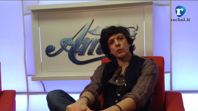 Ermal Meta, da Sanremo ad Amici: la videointervista