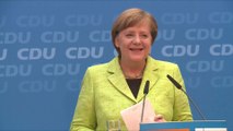 Allemagne: Merkel marque des points en vue des législatives