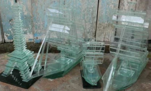 Daur Ulang Limbah Kaca Jadi Hiasan Rumah