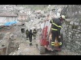 Capodacqua (AP) - Terremoto, recupero ragno sepolto sotto le macerie (28.03.17)