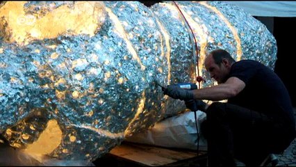 تماثيل من أقراص سي دي مصهورة | يوروماكس