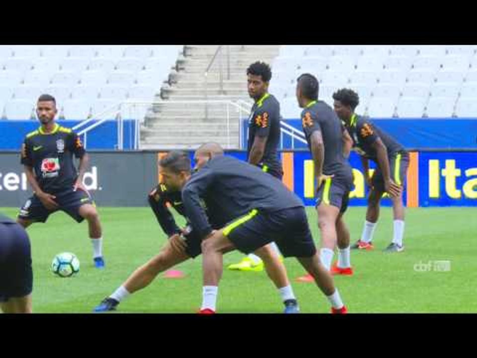 Seleção Brasileira faz último treino antes de enfrentar o Paraguai