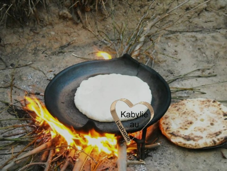 Femmes kabyles : gestes traditionnels