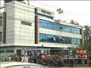 বরিসাল সিটি কর্পোরেশন বকেয়া বেতনের দাবিতে কর্মকর্তা-কর্মচারীদের কর্মবিরতি পালন