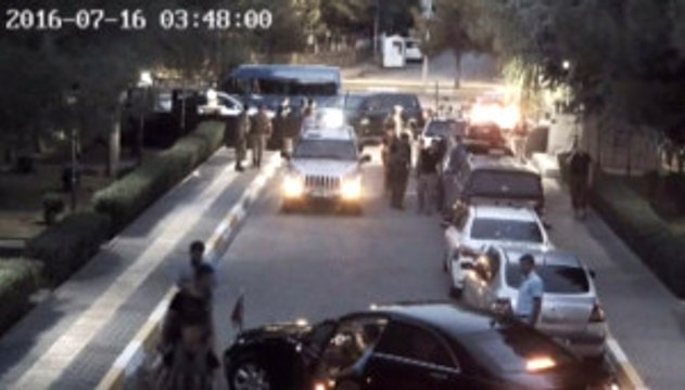 Darbeciler Diyarbakır Adliyesine Böyle Girmiş
