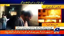 Mulzim Court May Police Walo K Samnay Herion Lagata  Raha