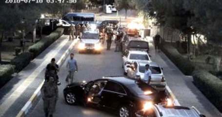 Adliyeyi Kuşatan Darbeci Askerleri, Başsavcının Kararlığı Engelledi