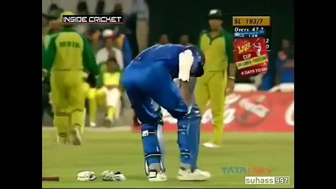 WASIM AKRAM & RAZZAQ DESTROY SRI LANKA - 8 WICKETS FOR 20 RUNS!