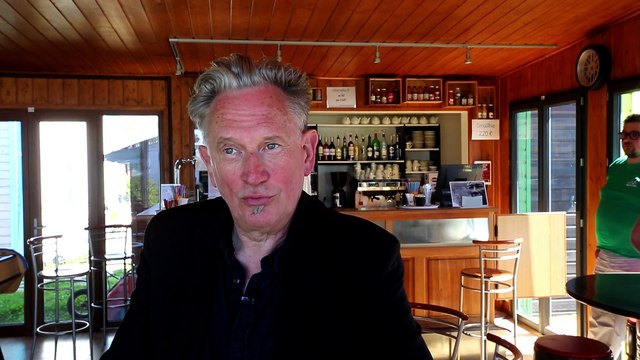 Benoît Delépine avant son tournage à Emmaüs Pau-Lescar