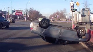 Car Crashes-Shocking dash camera HD #207