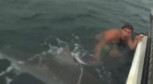 Régis était vraiment à deux doigts de se faire attaquer par un requin !!!